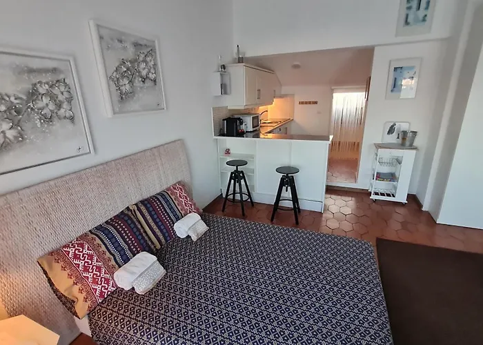 Musa Mar Studio With Balcony Panoramic View In The Residential Area