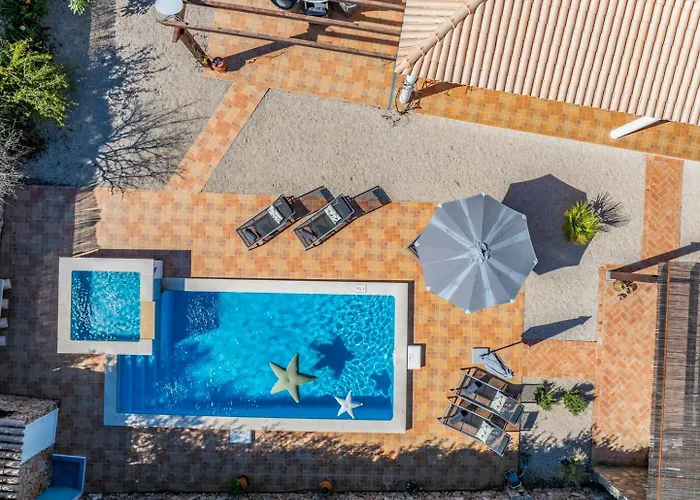 Stunning Countryside Villa W Private Garden & Pool