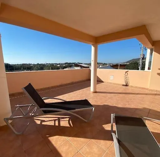 Stela ' S Guest House