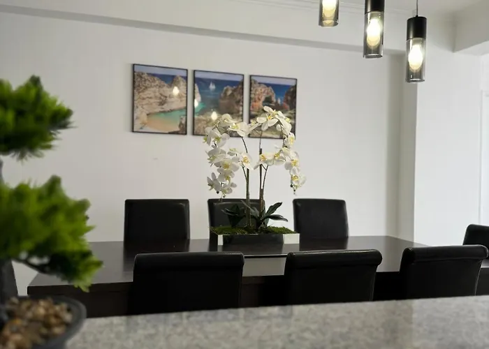 Princess Retreat Beautiful Modern Aprt 2 Min Walk From Quarteira Beach