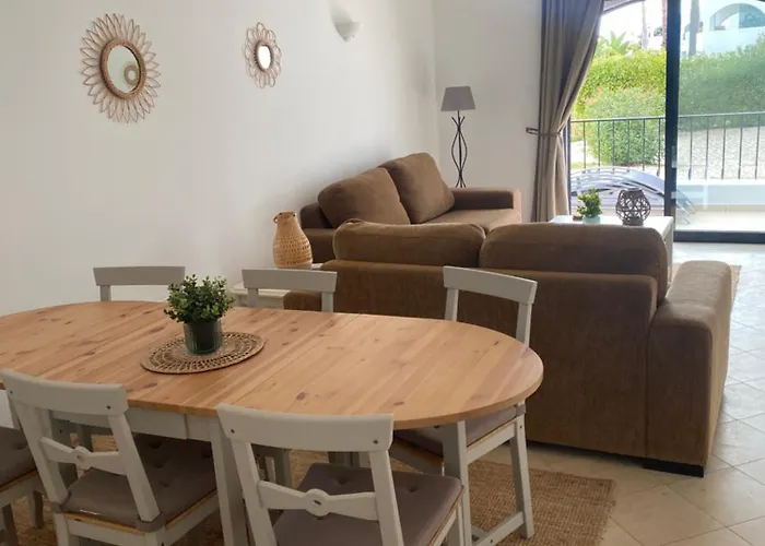 Alto Club Apartments
