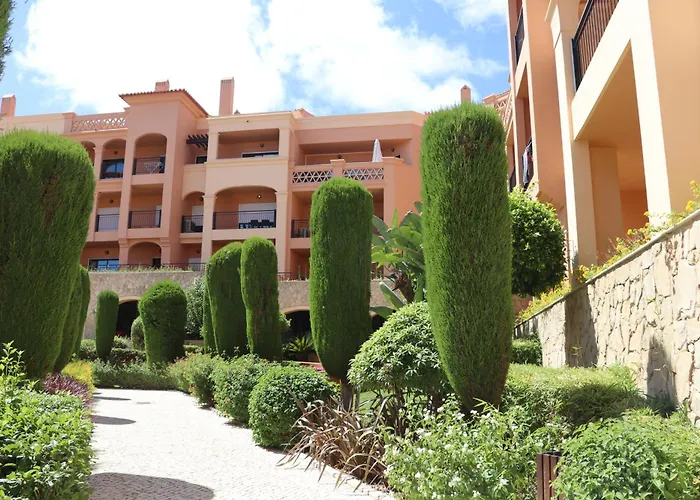 Luxury 3-Bedroom Apartment At High-End Praia Da Luz