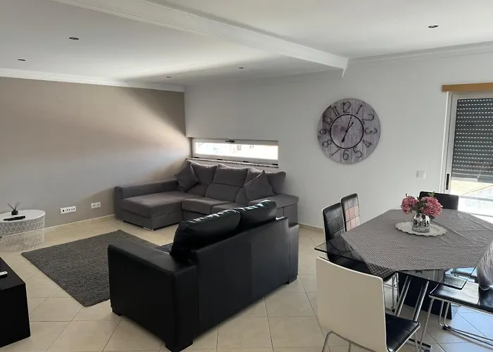 Modern 2 Bed Apartment 5Km Carvoeiro
