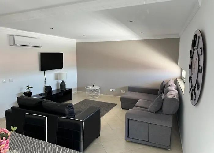 Modern 2 Bed Apartment 5Km Carvoeiro