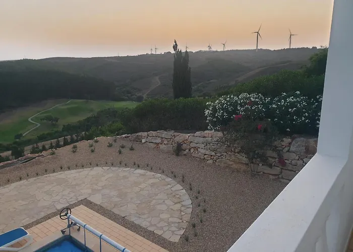 Stunning Villa With Pool & View Near Beach