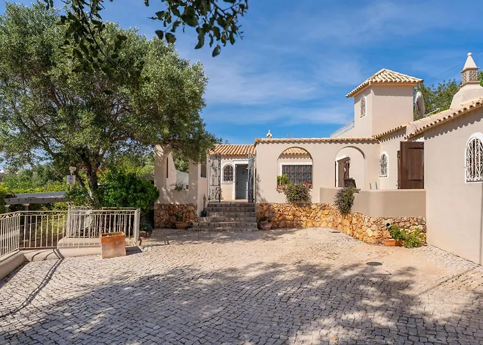 Villa Algarve Half Term Offer 4 Ensuite Bedrooms, Private Swimming Pool, Beautiful Gardens With Water Features And Natural Bio Pool