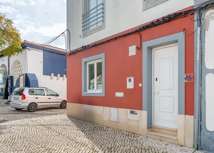 Modern Retreat With Ac In Castro Marim By Lovelystay