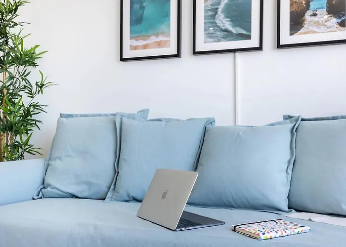 Luxury 1 Min Beach With Sea View, Wifi, Ac, Smarttv