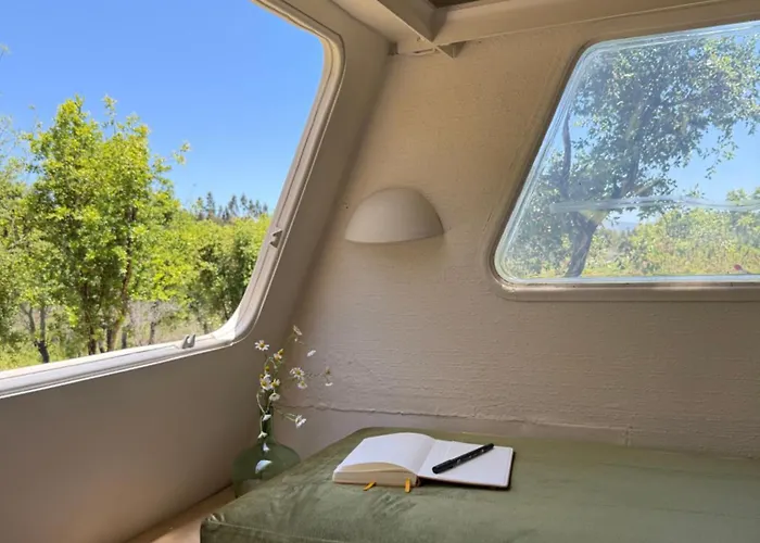 Chic Vintage Caravan Retreat, Just 25 Mins To The Beach