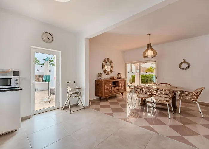 Villa Villa Dos Sonhos V4-Vip Properties By Interhome