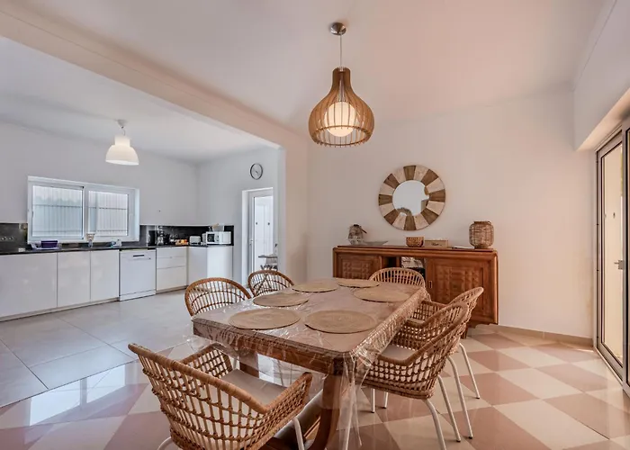 Villa Villa Dos Sonhos V4-Vip Properties By Interhome