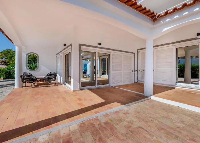 Villa Villa Dos Sonhos V4-Vip Properties By Interhome