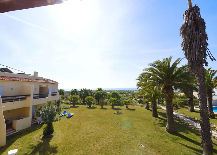 Praia Da Lota Resort - Beachfront Hotel
