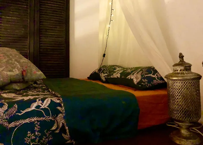 Cozy House Sleeps 2 With Pet Friendly Option