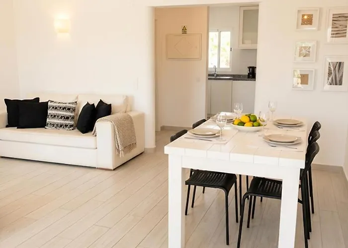 Beautiful Apartment Set In The Heart Of Quinta - Newly Refurbished