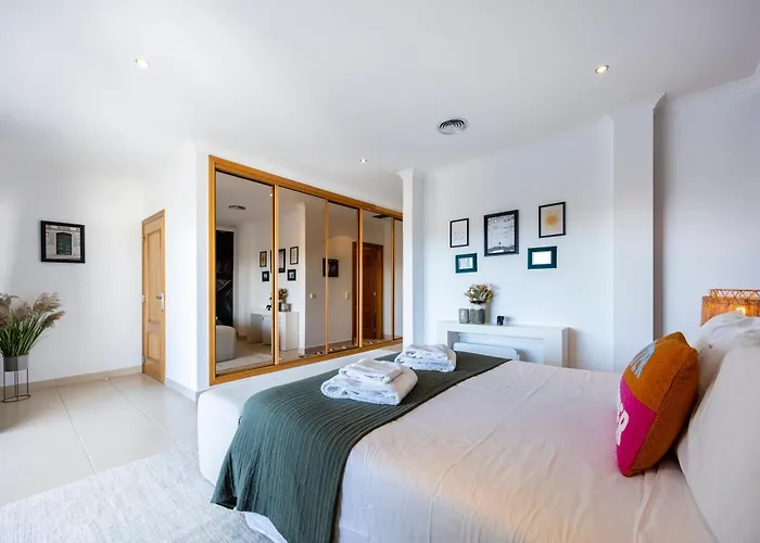 Burgau Sea View, Beach & Pool Villa