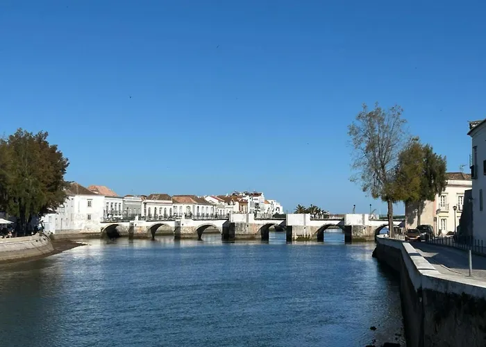 V4 Praia Verde - 8 To 11 People, 5 Min Beach Walk