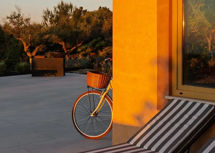 Casa Por Do Sal - Boutique Suites, Sea Views & Heated Pool