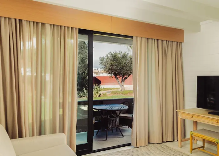 Topazio Vibe Beach Hotel & Apartments - Adults Friendly
