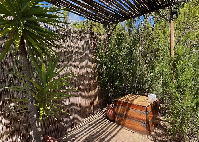 Chic Vintage Caravan Retreat, Just 25 Mins To The Beach