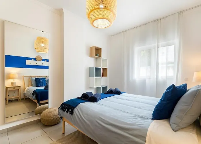 Sun N' Salt Lounge House