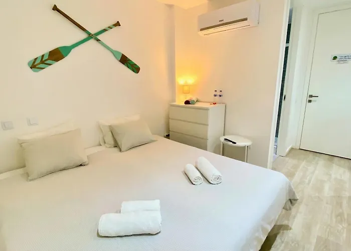 Casa Amarela Guesthouse Albufeira