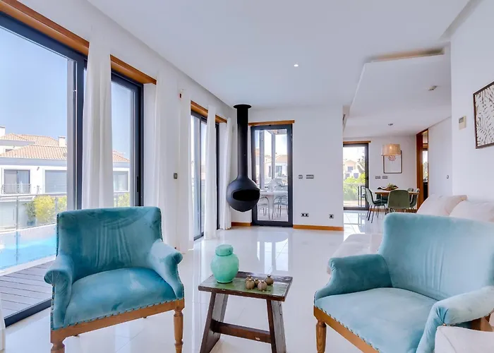 Vale Do Lobo, 'Golf By The Pool' 2 Bedroom Apartment