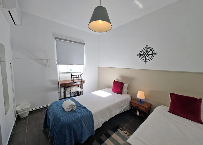 Sleep & Go Faro Airport Guest House