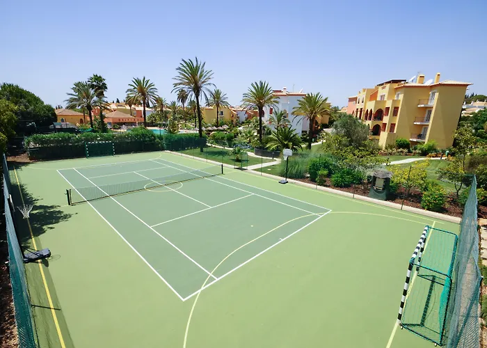 Jardim Da Meia Praia Resort