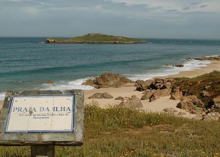 Parque De Campismo Da Ilha Do Pessegueiro