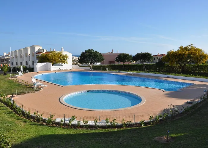 Apt Com Piscina Em Alporchinhos