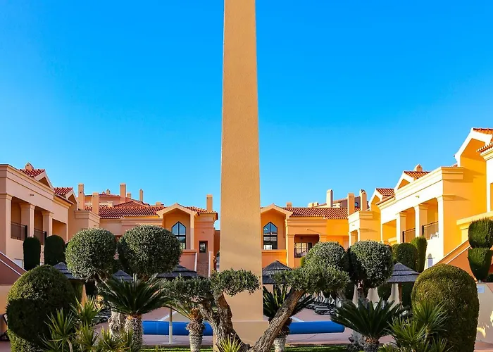Luzbay Pool Apartments