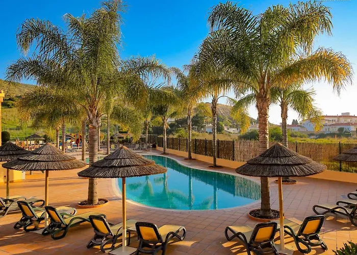 Luzbay Pool Apartments
