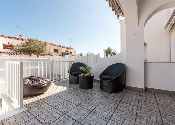 Beach Apartment In Altura