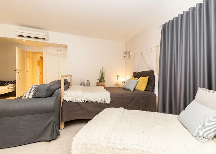 Cabanas Apartments Sea View