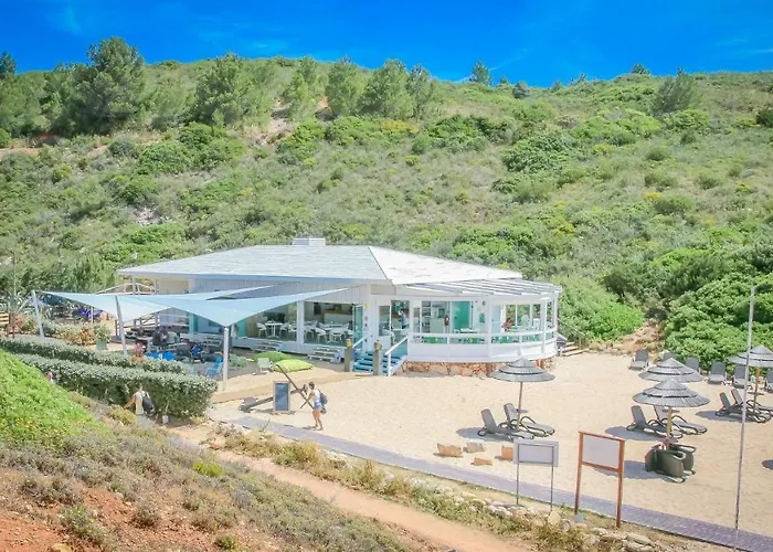 Lovely Burgau Villa Just 3 Mins Walk From Beach