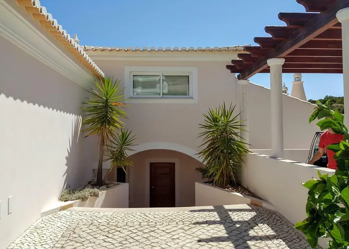 Lovely Burgau Villa Just 3 Mins Walk From Beach