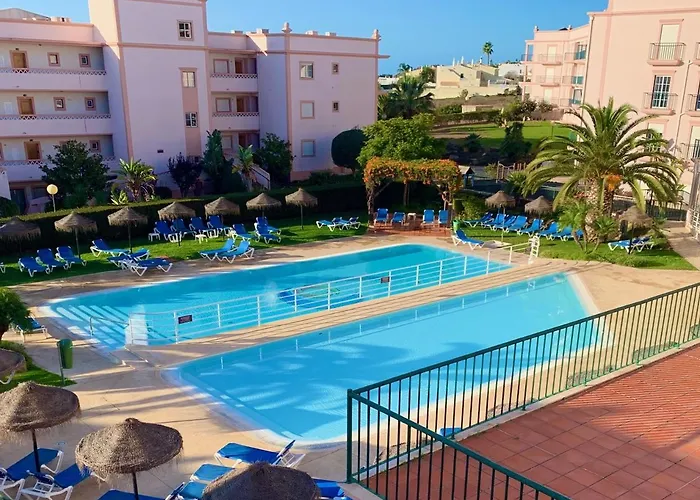 St. James Beach & Pool Apartment